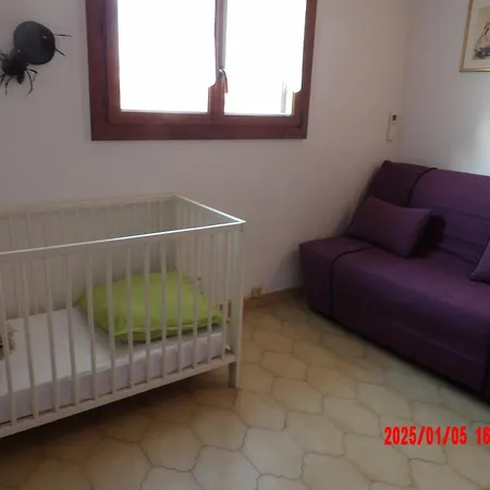 Дом отдыха Belle T3 Avec Terrasse Proche De La De St Cyprien Сен-Сиприен