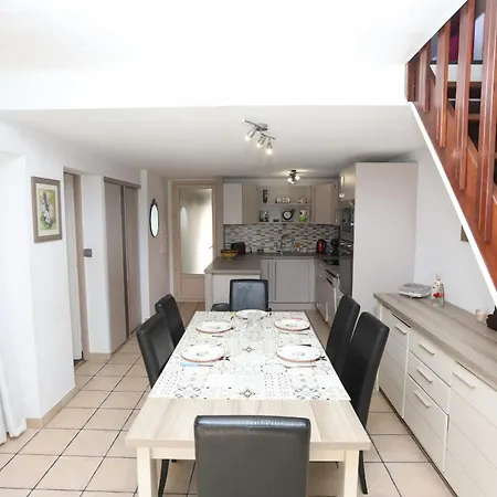 Belle T3 Avec Terrasse Proche De La De St Cyprien Сен-Сиприен