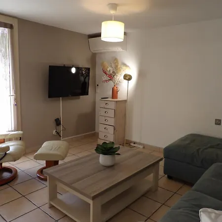Holiday home Belle T3 Avec Terrasse Proche De La De St Cyprien