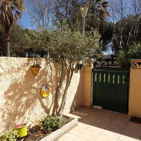 Holiday home Belle T3 Avec Terrasse Proche De La De St Cyprien