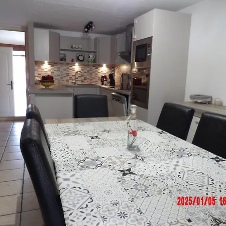 Holiday home Belle T3 Avec Terrasse Proche De La De St Cyprien *