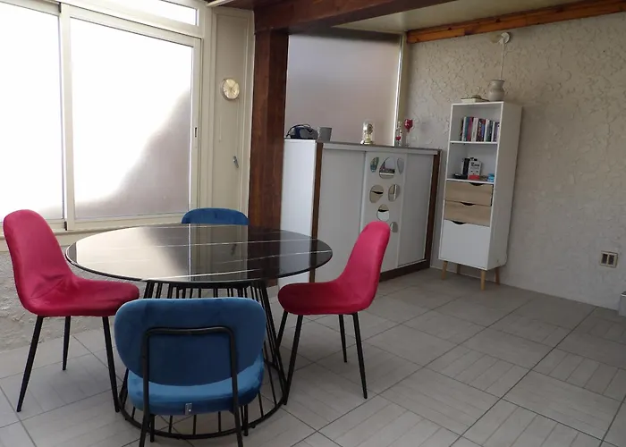 Belle T3 Avec Terrasse Proche De La De St Cyprien